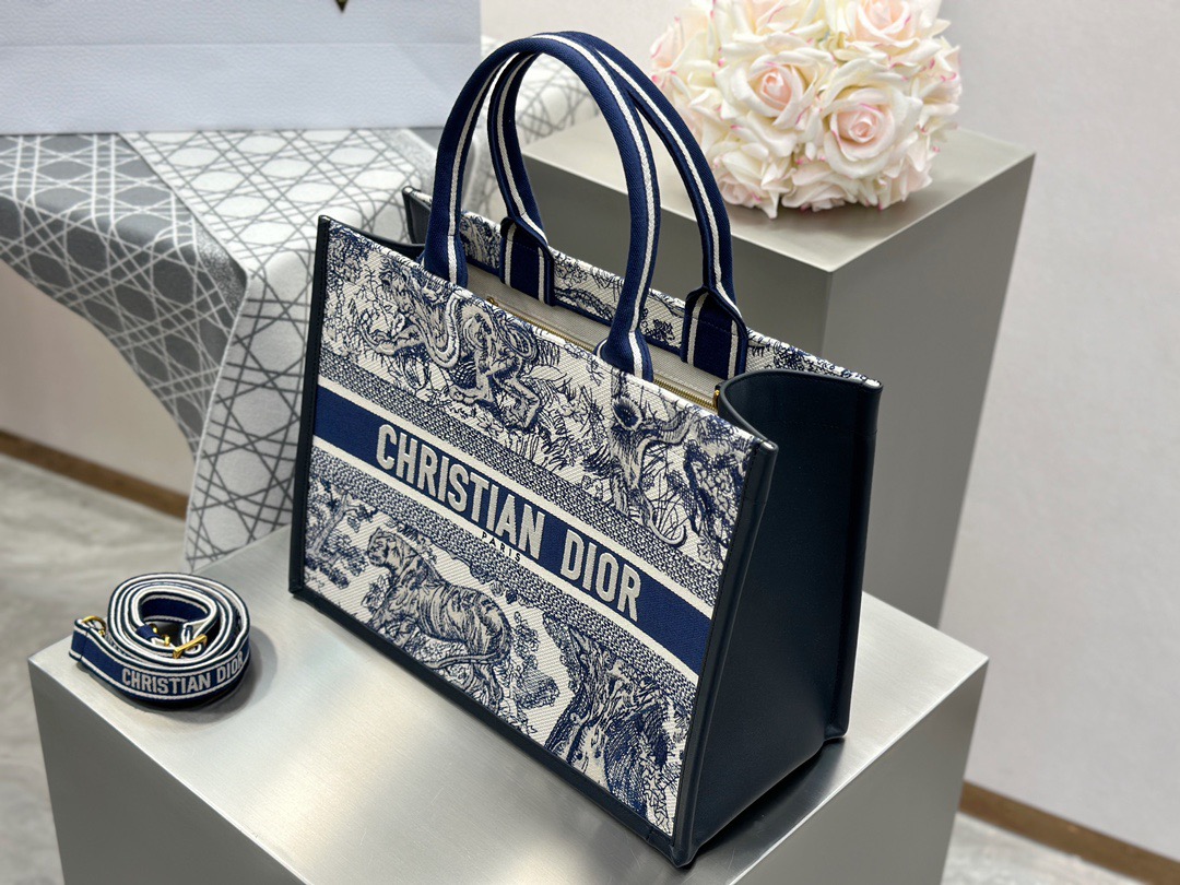 New D10r Blue and White Tiger Leather Tote Bag